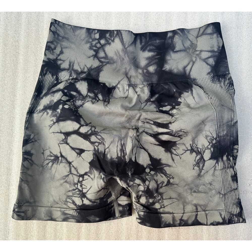 EUC Women’s Tie Dye Seamless Biker Shorts Medium Scrunch High Waisted Grey/Black